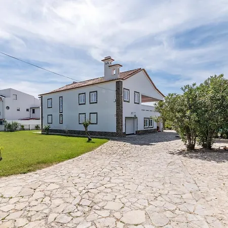 Vip House - Pool & In Caparica Guest house Charneca (Setubal)