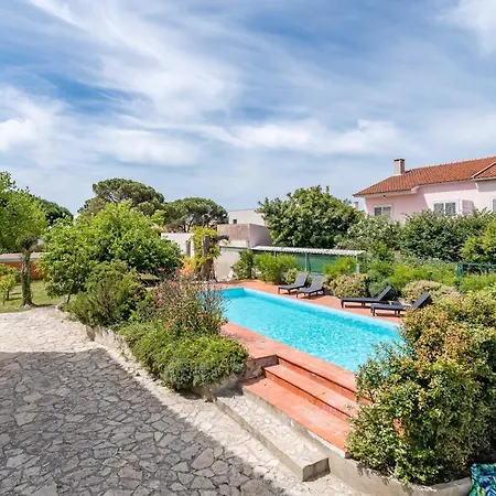 Vip House - Pool & In Caparica Guest house Charneca (Setubal)