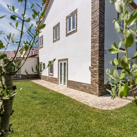 Vip House - Pool & In Caparica Guest house Charneca (Setubal)
